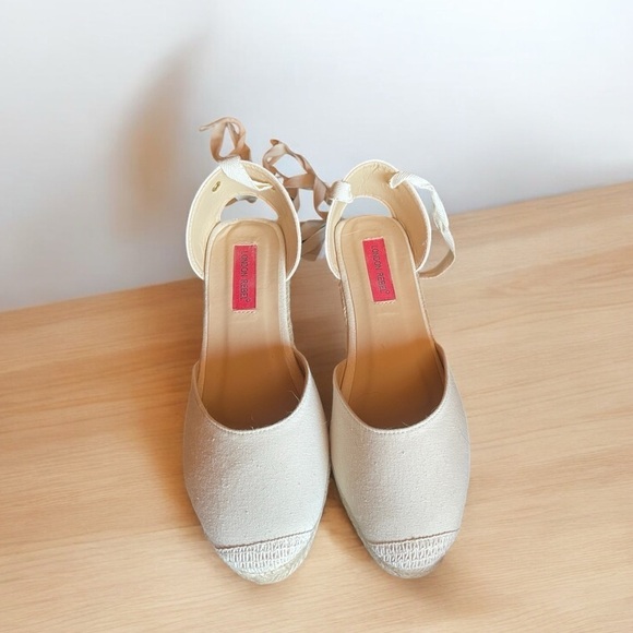 London Rebel Espadrille Wedges in Ecru​​​​​ - Picture 3 of 7